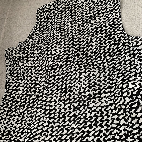 Anne Klein Printed Tie-Neck Top - Picture 7 of 9